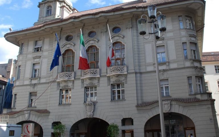 Sjg: il Comune di Bolzano assume funzionari al posto dei giornalisti