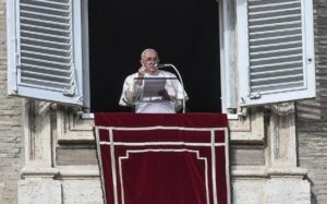 Papa Francesco: il lavoro sia dignitoso, no al precariato